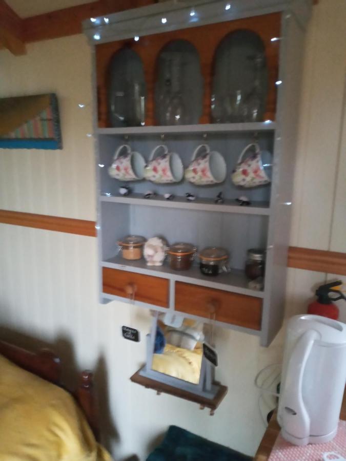 Glamping Malvern Shepherd Hut Экстерьер фото