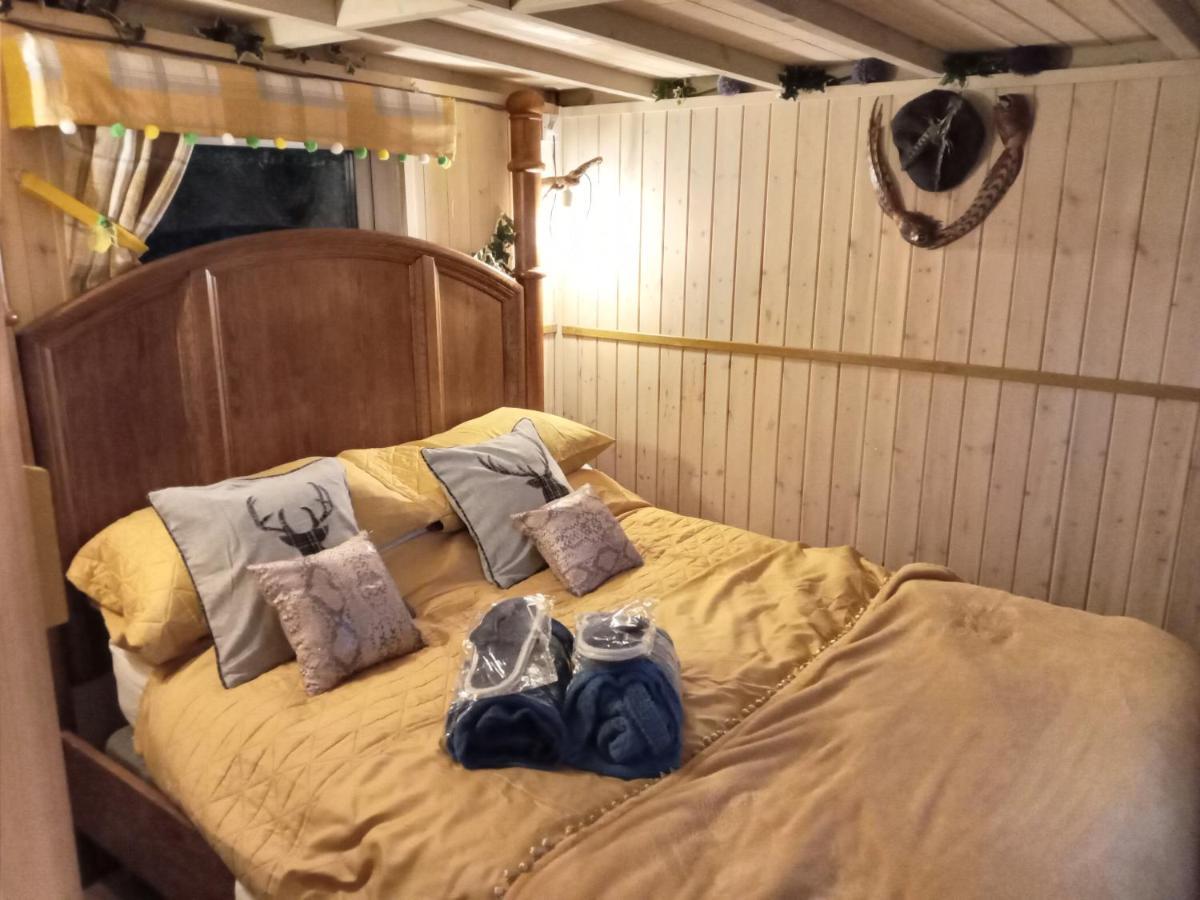 Glamping Malvern Shepherd Hut Экстерьер фото