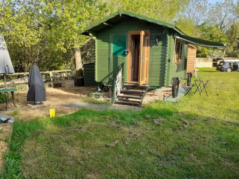 Glamping Malvern Shepherd Hut Экстерьер фото
