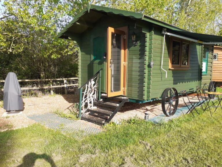 Glamping Malvern Shepherd Hut Экстерьер фото