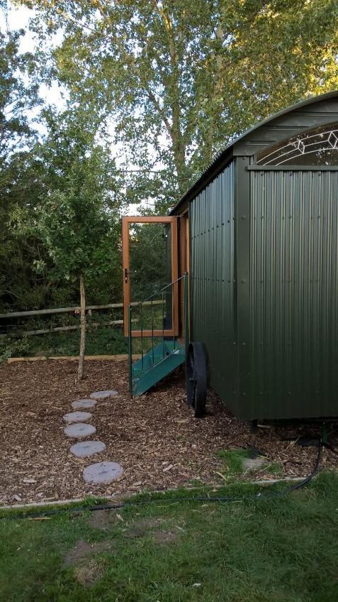 Glamping Malvern Shepherd Hut Экстерьер фото