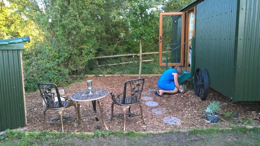 Glamping Malvern Shepherd Hut Экстерьер фото