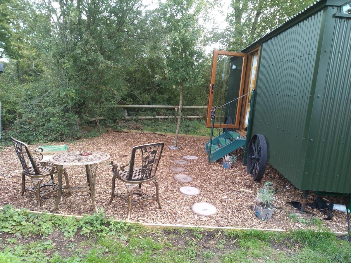 Glamping Malvern Shepherd Hut Экстерьер фото