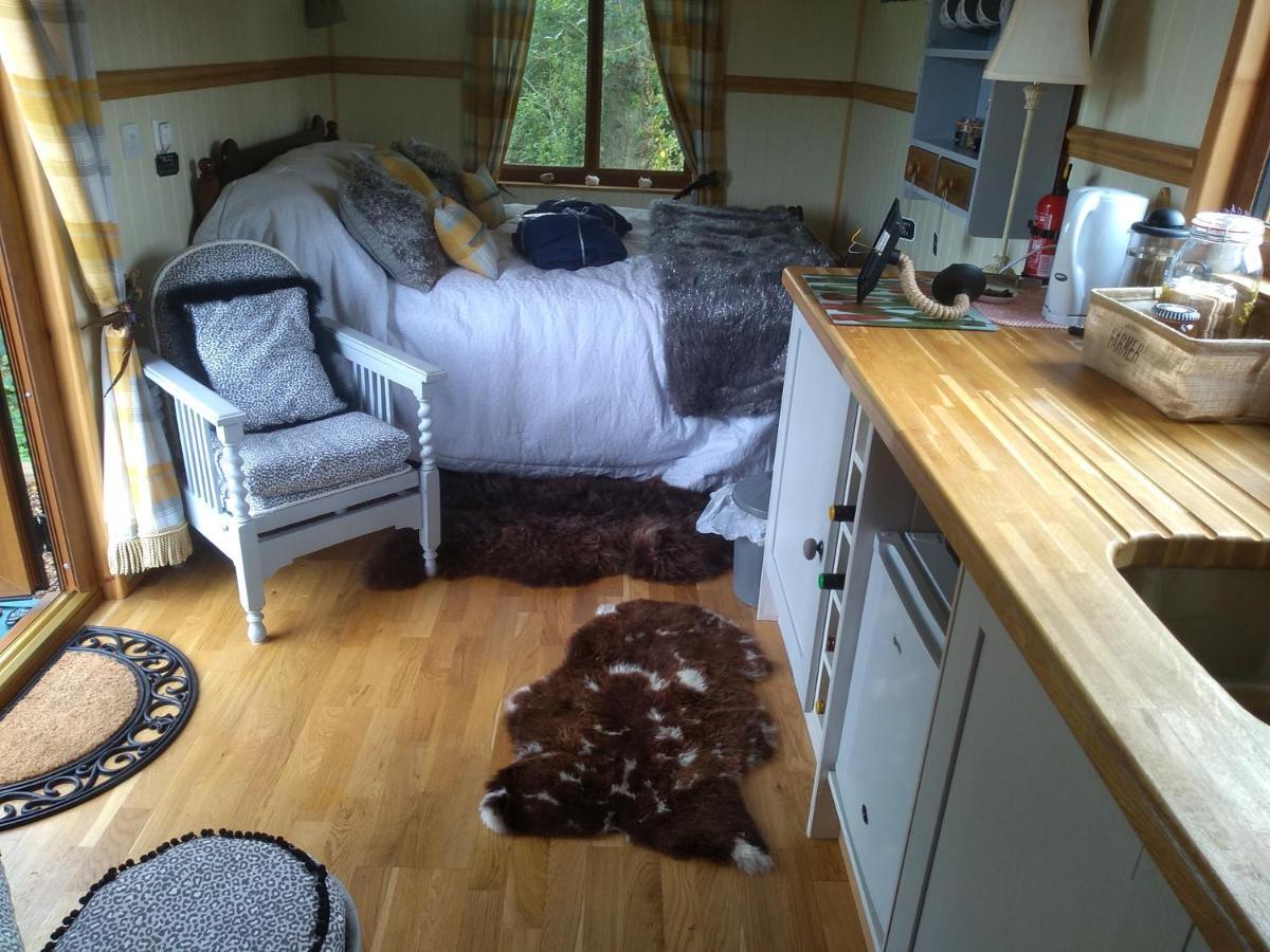 Glamping Malvern Shepherd Hut Экстерьер фото